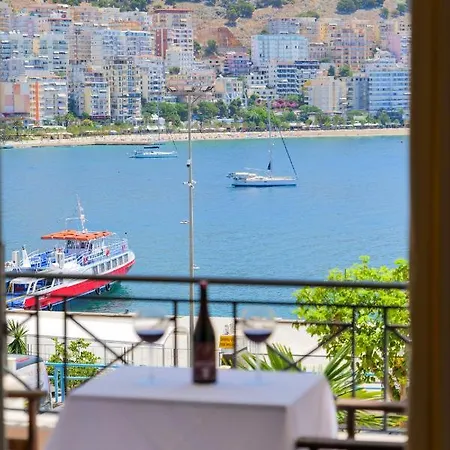 Hotel Mano 3* Sarande