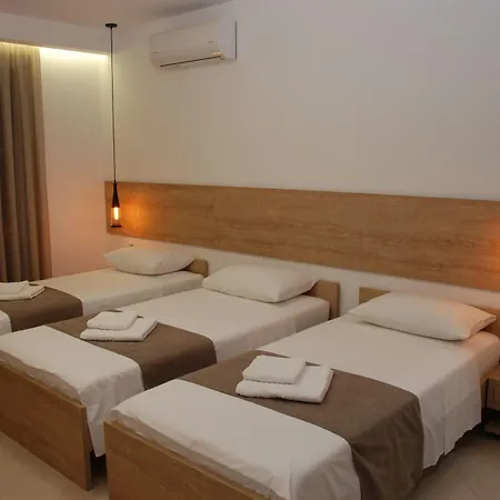 Hotel Mano 3* Sarande