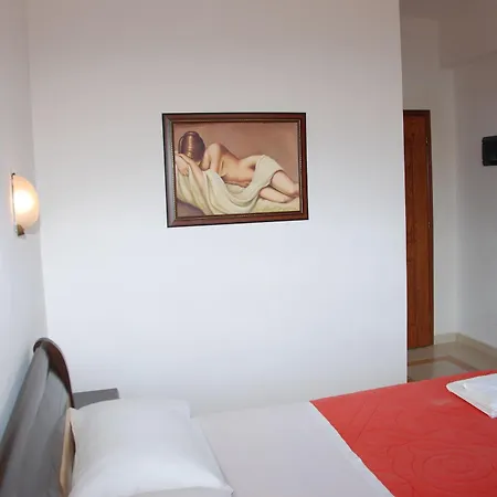 Hotel Mano Hotel 3*
