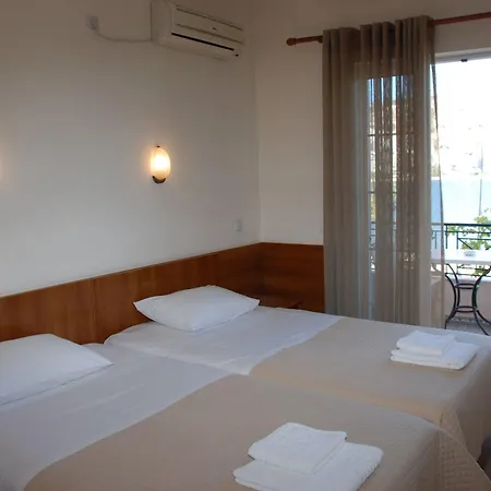 Hotel Mano 3*