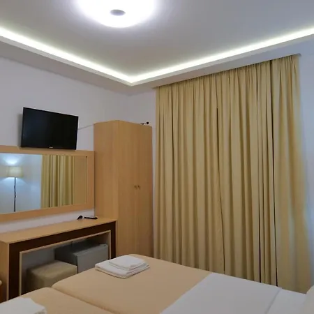 Hotel Mano 3*