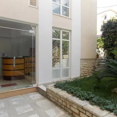 Hotel Mano 3* Sarande